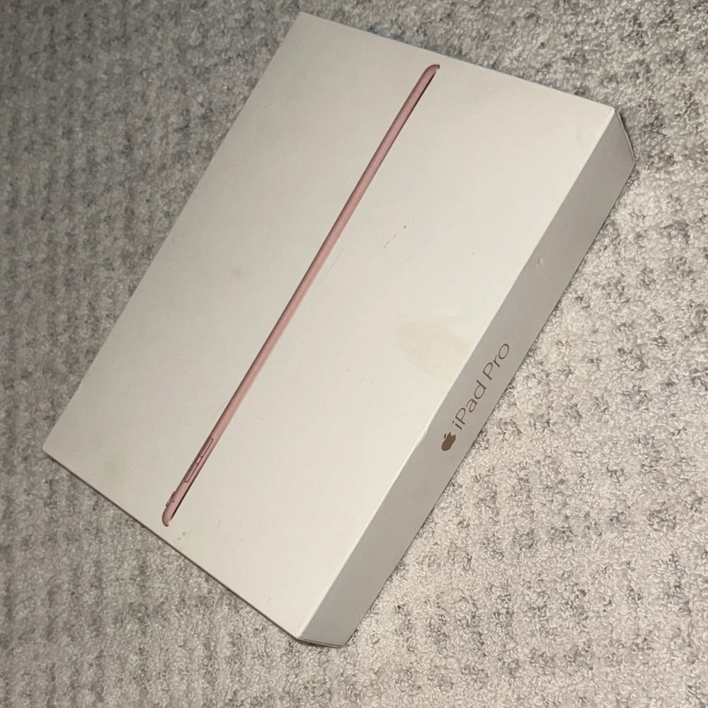 Apple Tablet in Silver with Vibrant Display